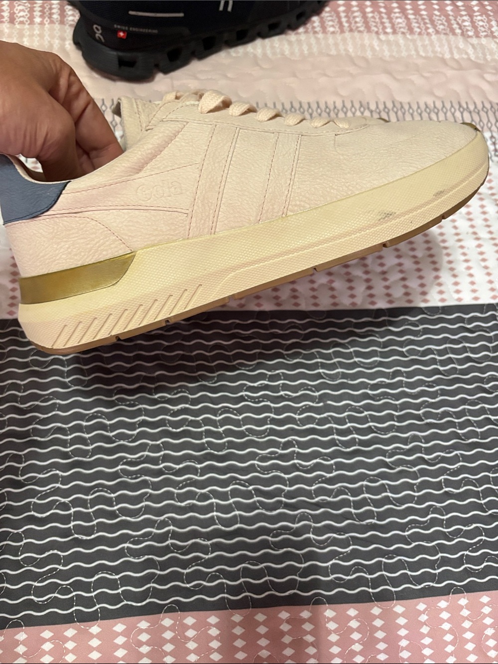 Gola Women’s Pale Pink and blue Retro Low-Top Sneakers - Picture 2 of 7
